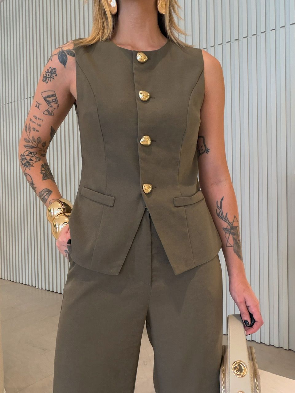 CONJUNTO TAMARA COLETE CALÇA CAQUI