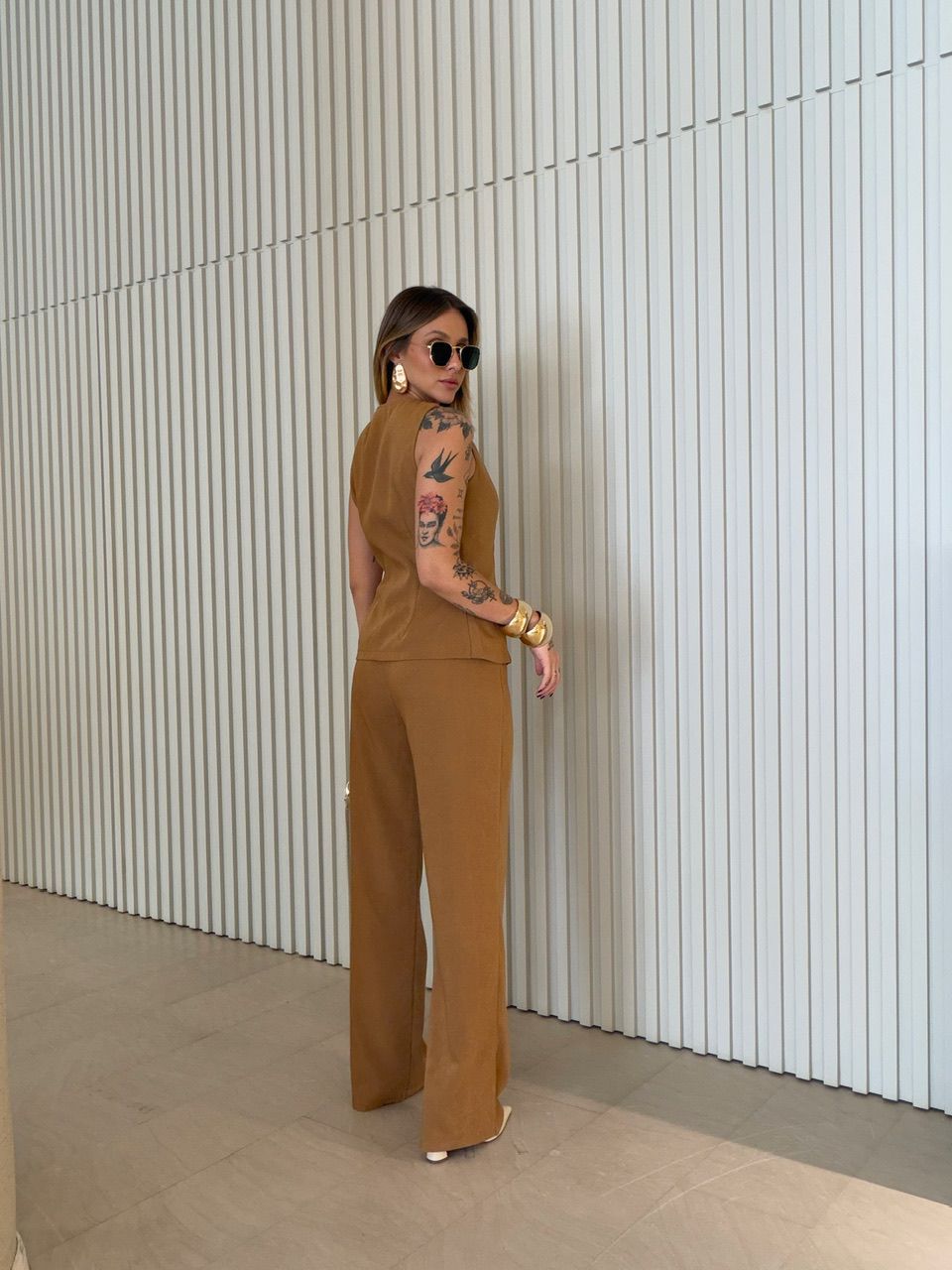 CONJUNTO TAMARA COLETE CALÇA NUDE