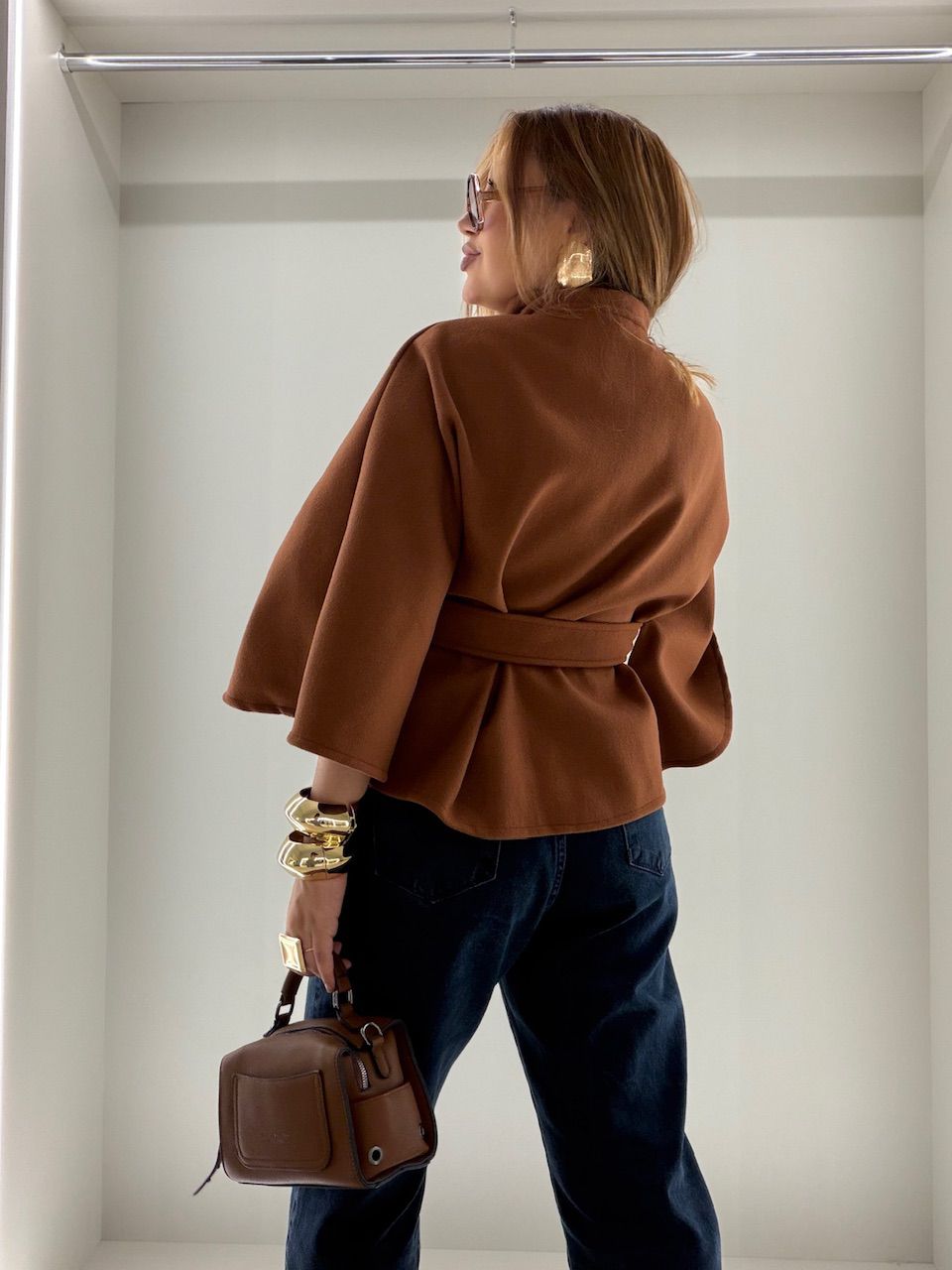 PONCHO PALOMA FAIXA CARAMELO