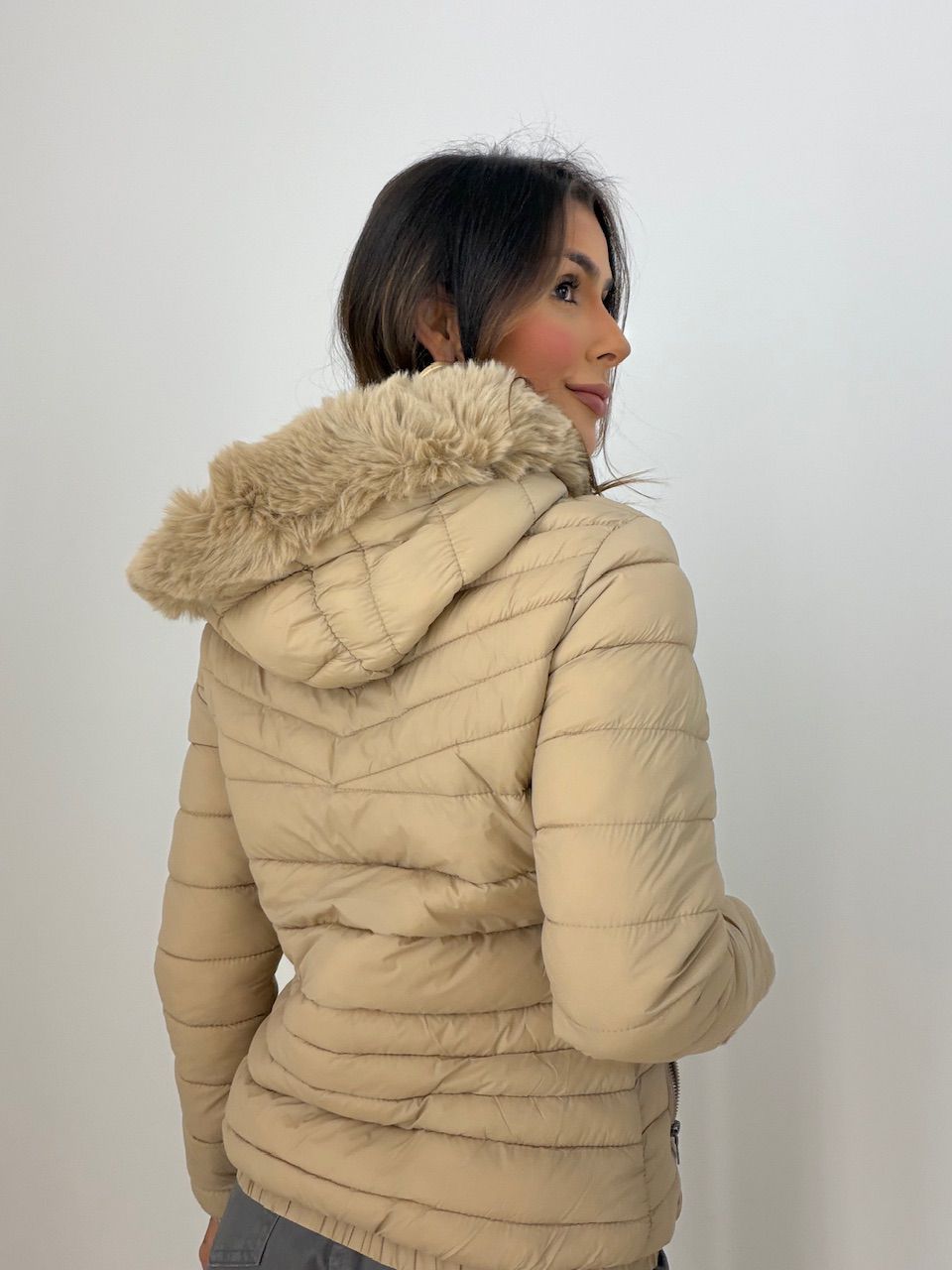 PUFFER LETICIA CAPUZ NUDE