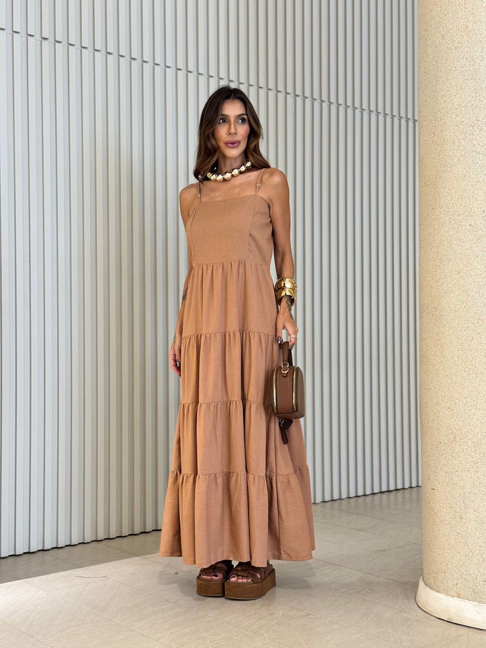 VESTIDO JÉSSICA ALCINHA CAPUCCINO - 0072250125 - CAROLLA FERRARO