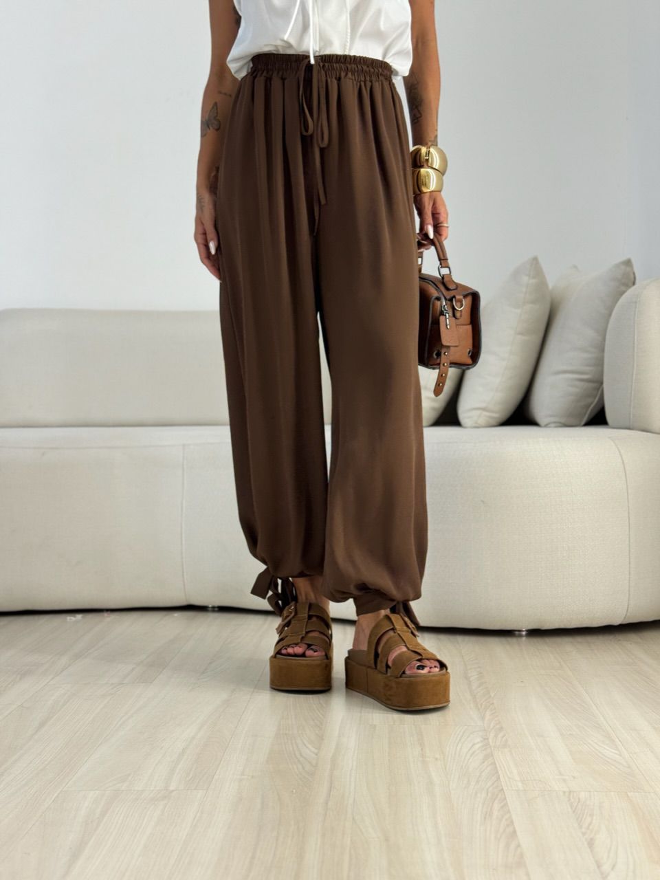 CALÇA CARLA ALADIM MARROM - 0072580054 - CAROLLA FERRARO