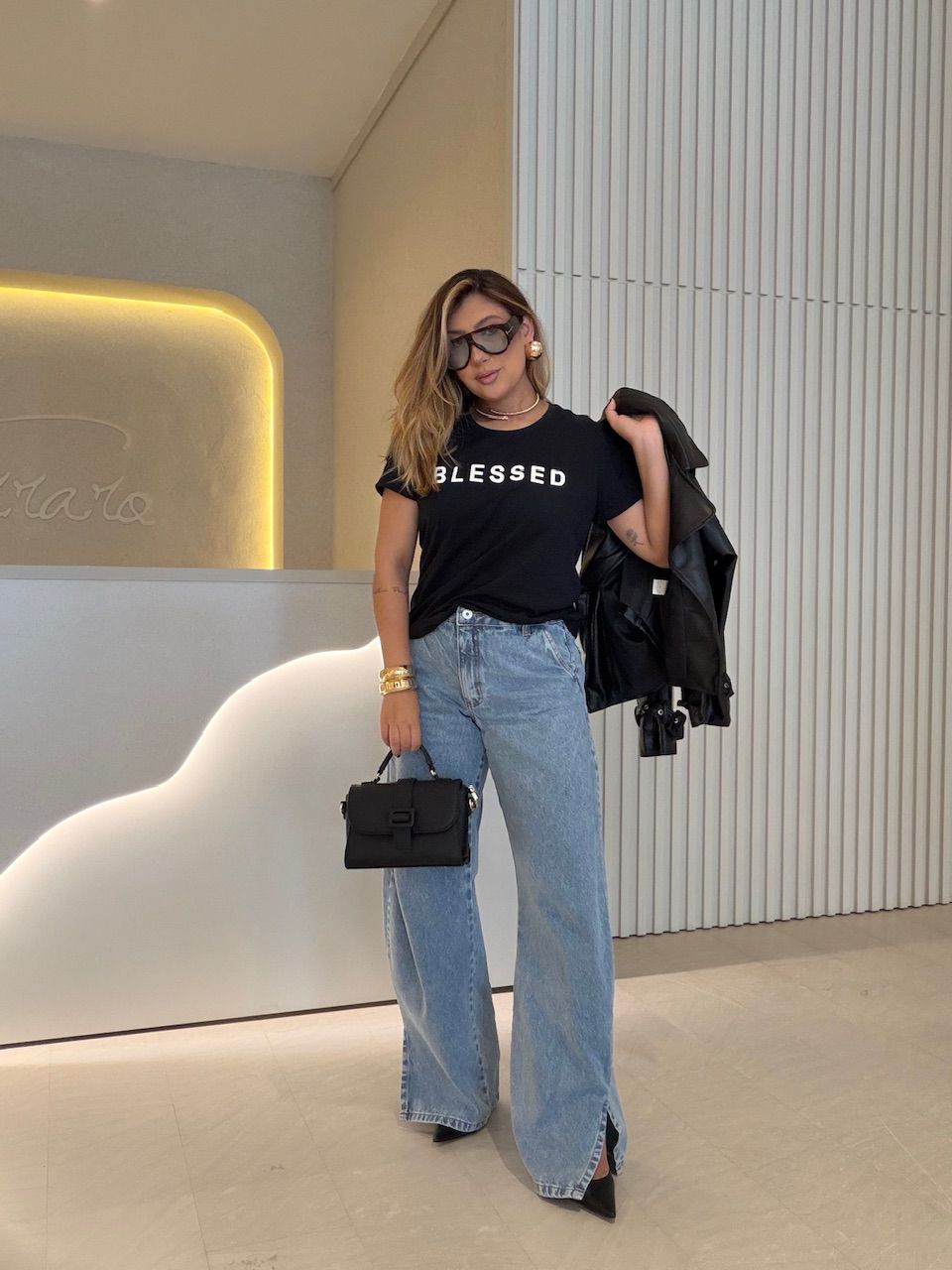 T-SHIRT LILIANE BABY LOOK PRETA