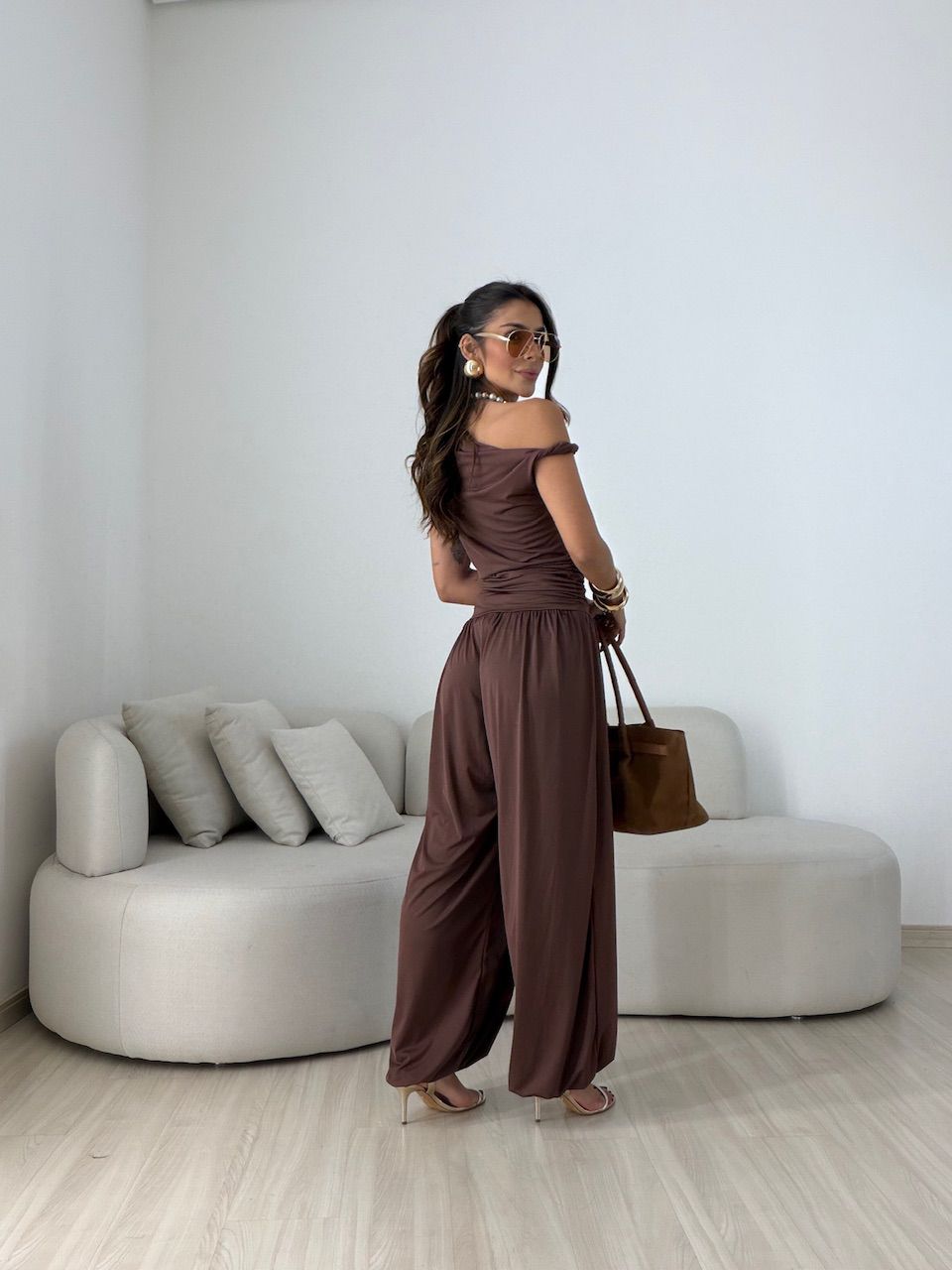 CALÇA DIANA DRAPEADA MARROM