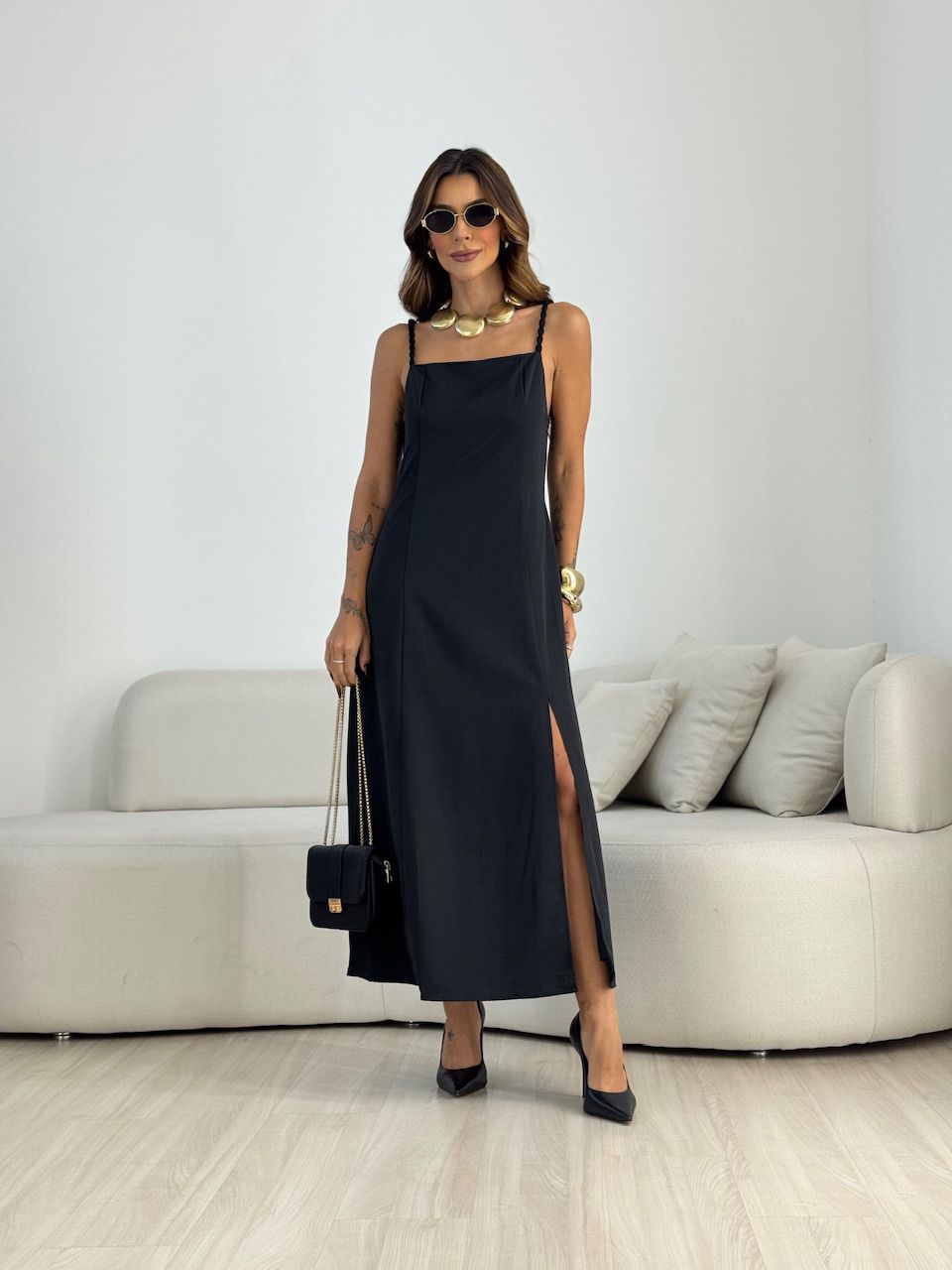 VESTIDO MAISA FENDA PRETO - 0070410032 - CAROLLA FERRARO
