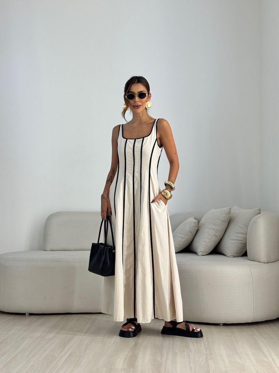 VESTIDO IVANA VIÉS AREIA - 0070510110 - CAROLLA FERRARO