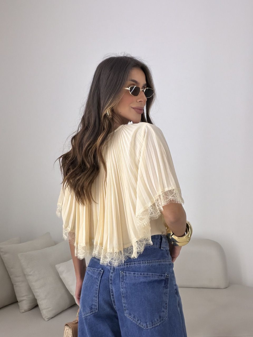 BLUSA BETINA PLISSADA CREME