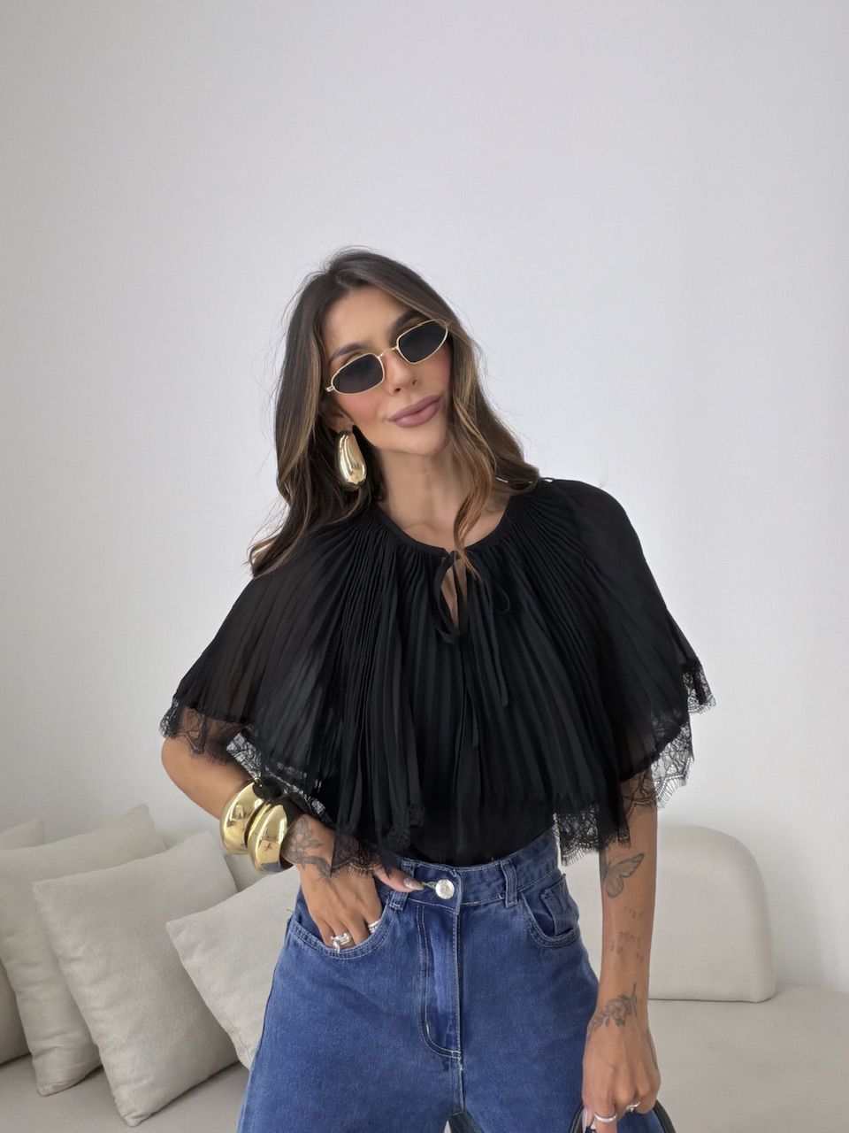 BLUSA BETINA PLISSADA PRETA