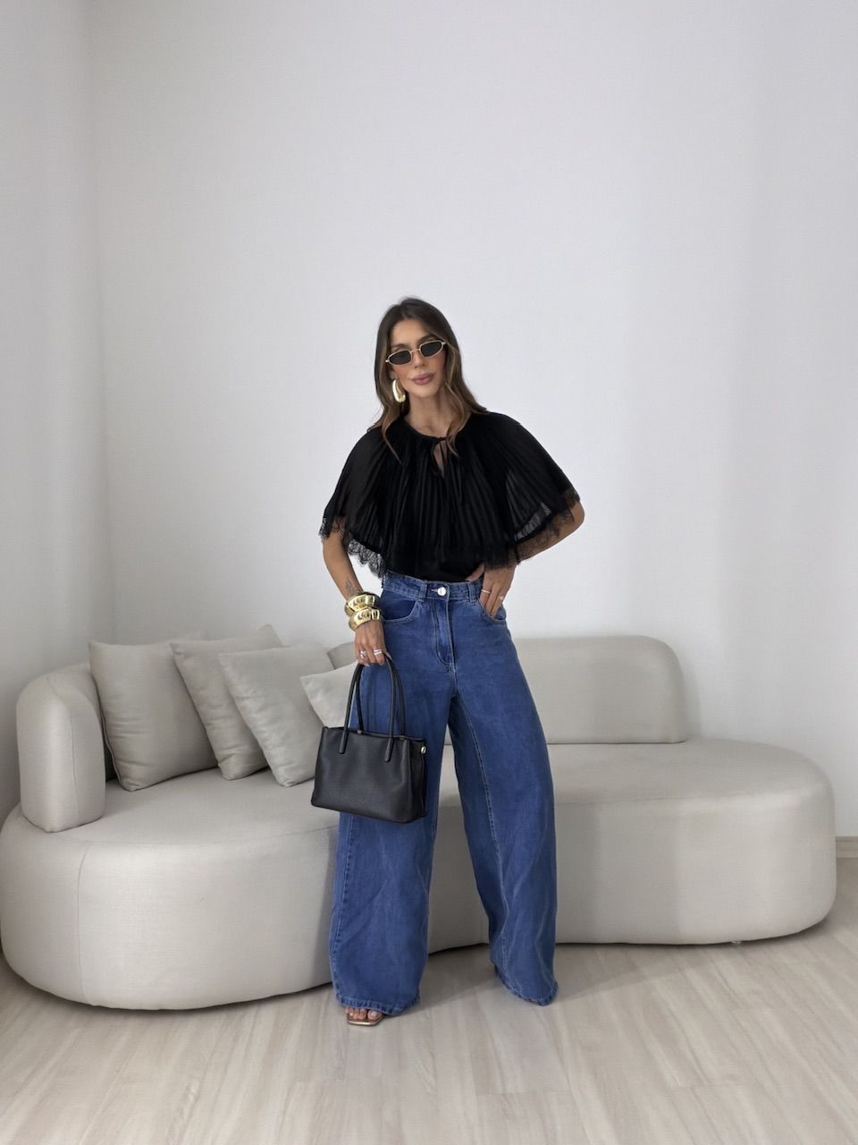 BLUSA BETINA PLISSADA PRETA
