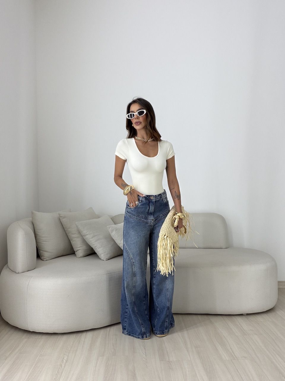CALÇA ISIS RECORTES JEANS MÉDIO