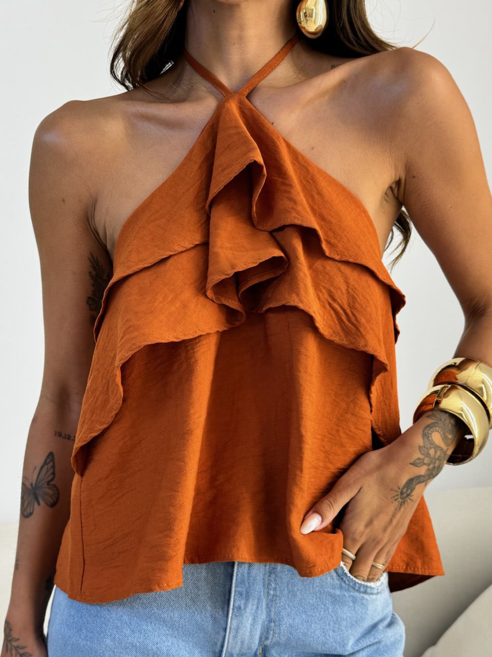 BLUSA ARIANE FRENTE ÚNICA BABADOS TELHA