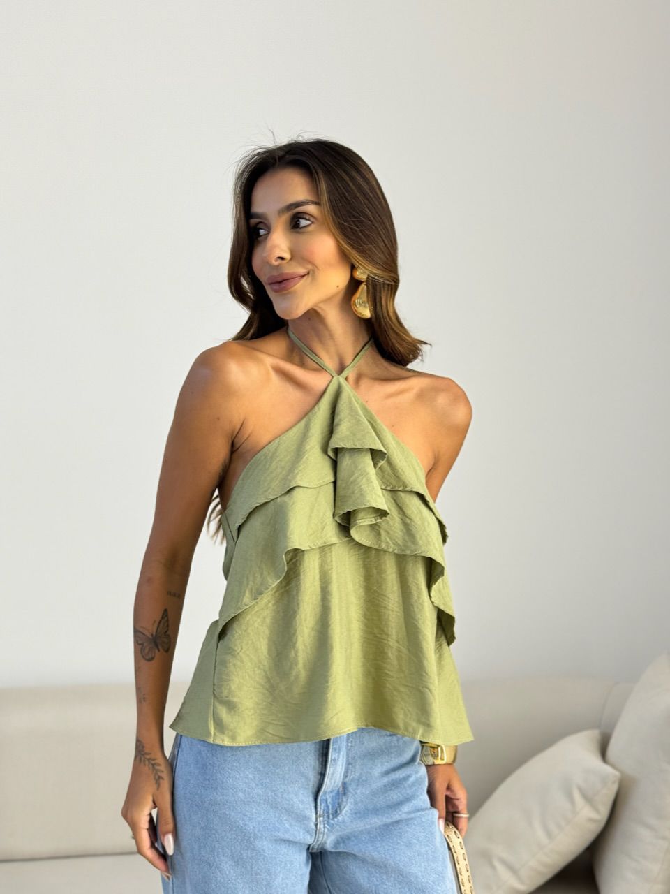 BLUSA ARIANE FRENTE ÚNICA BABADOS VERDE - 00727600... - CAROLLA FERRARO