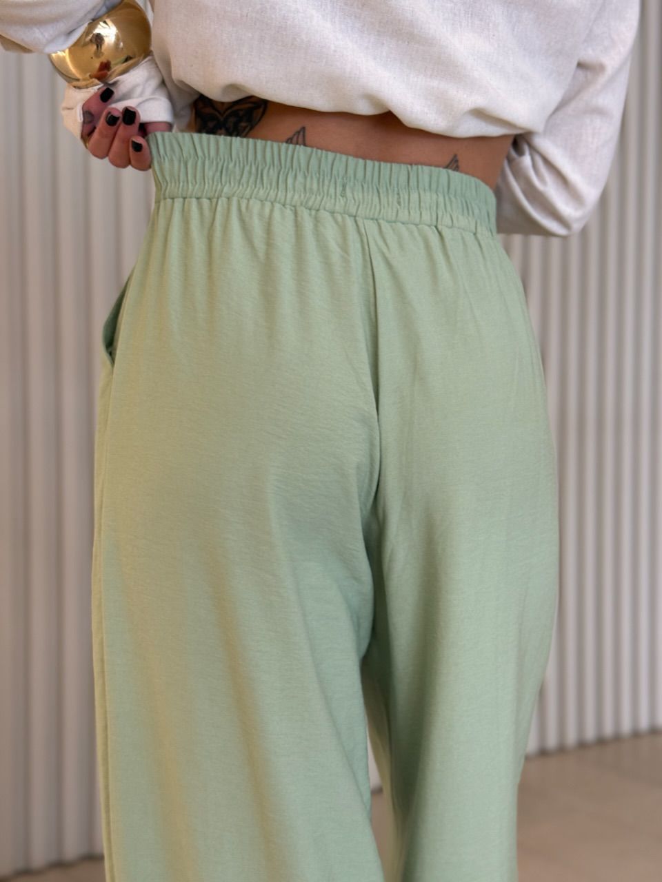CALÇA REBECA PANTALONA VERDE.
