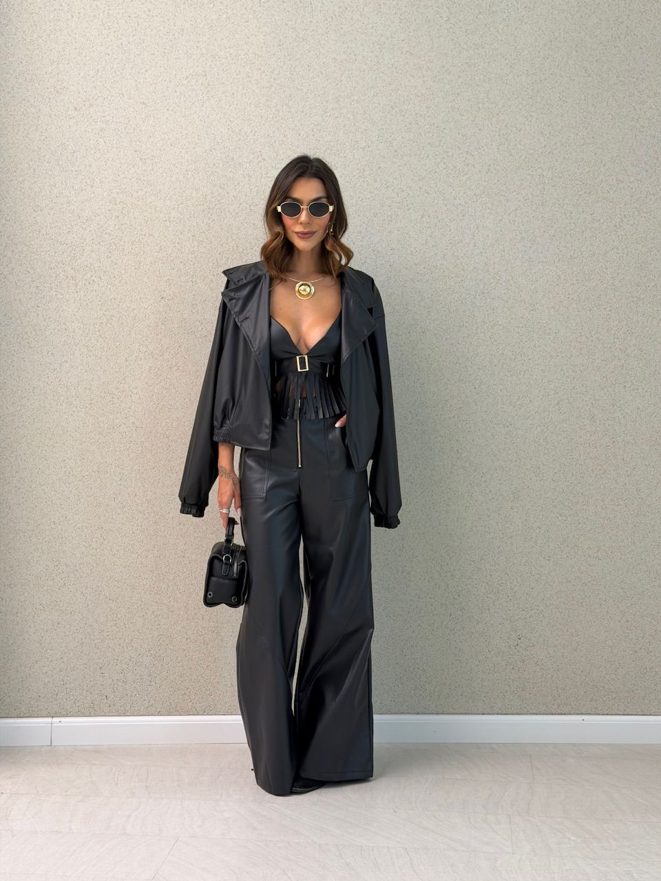 CONJUNTO PETÚNIA COURO FAKE PRETO - 0076380032 - CAROLLA FERRARO