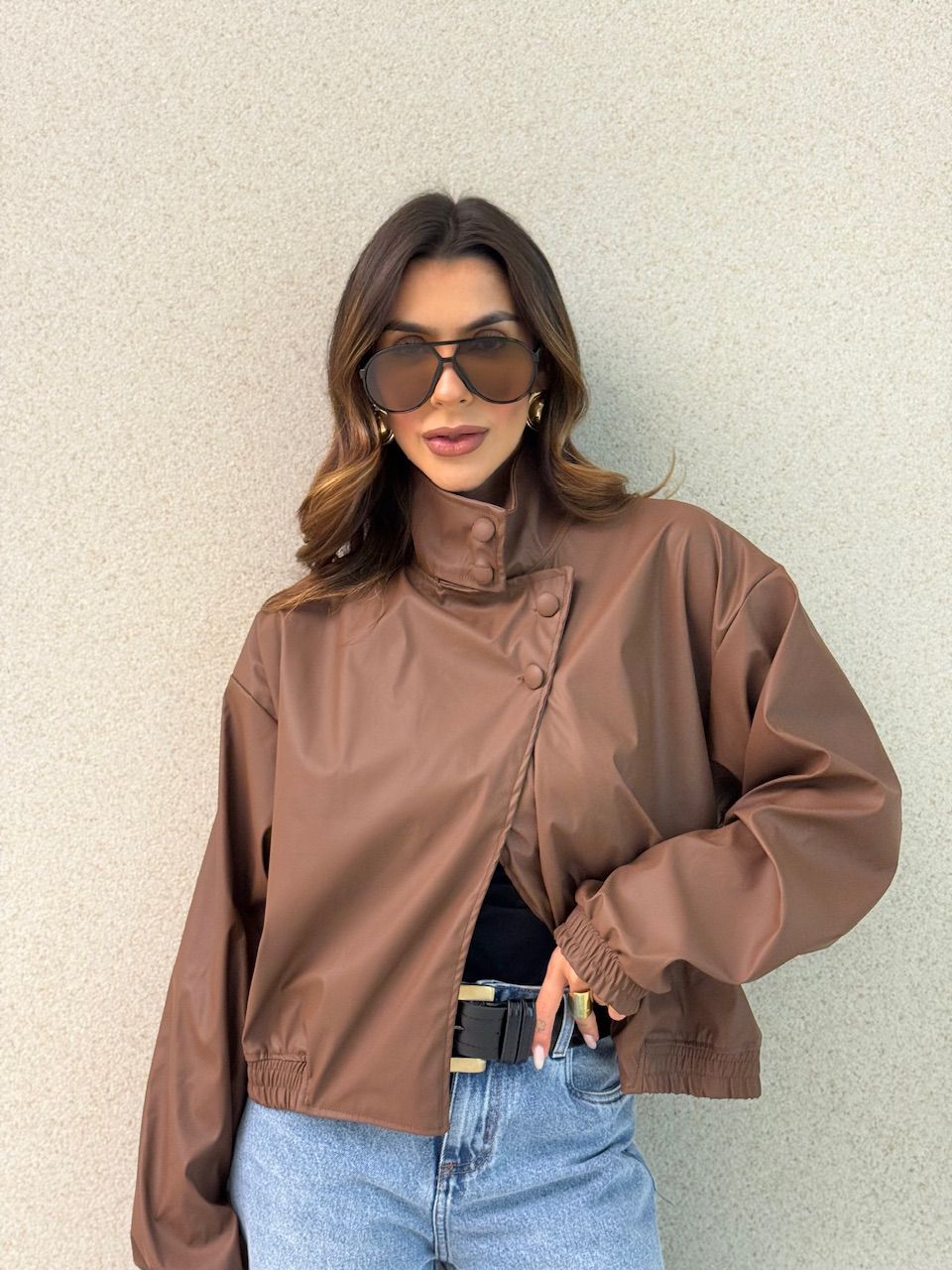 JAQUETA MARIANE COURO FAKE MARROM - 0076450054 - CAROLLA FERRARO