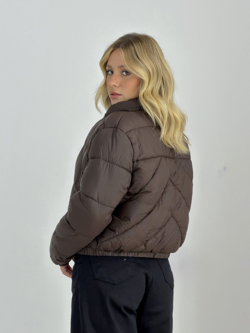 PUFFER RAISSA PELINHOS CAFÉ