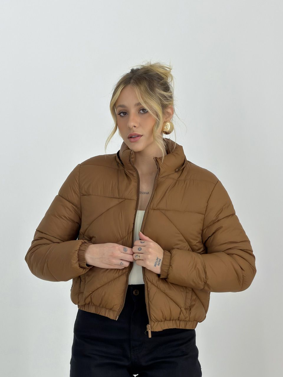 PUFFER RAISSA PELINHOS CARAMELO