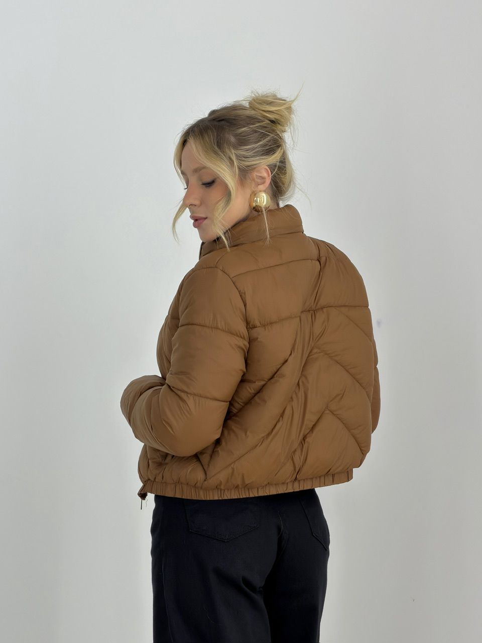 PUFFER RAISSA PELINHOS CARAMELO