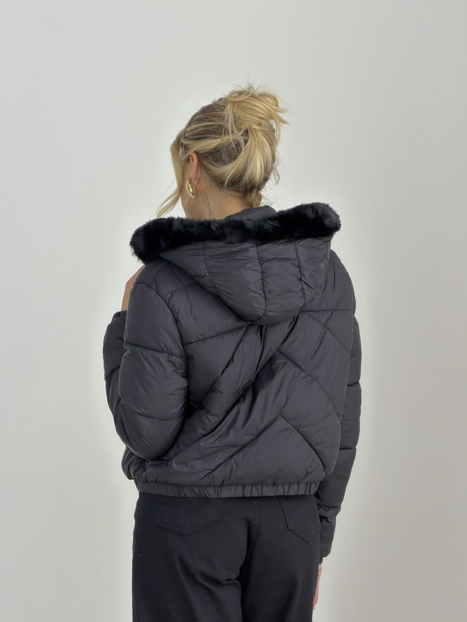PUFFER RAISSA PELINHOS PRETA