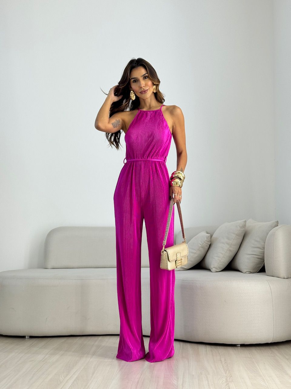 MACACÃO GABRIELY PLISSADO FUCSIA - 0070630120 - CAROLLA FERRARO