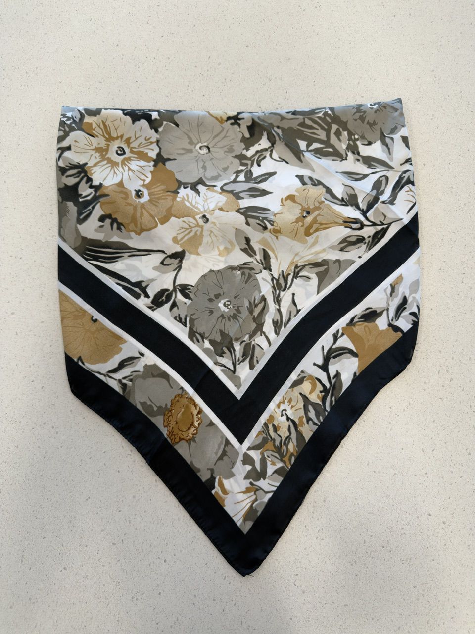 LENÇO MARTA PRETO - 0072930032 - CAROLLA FERRARO