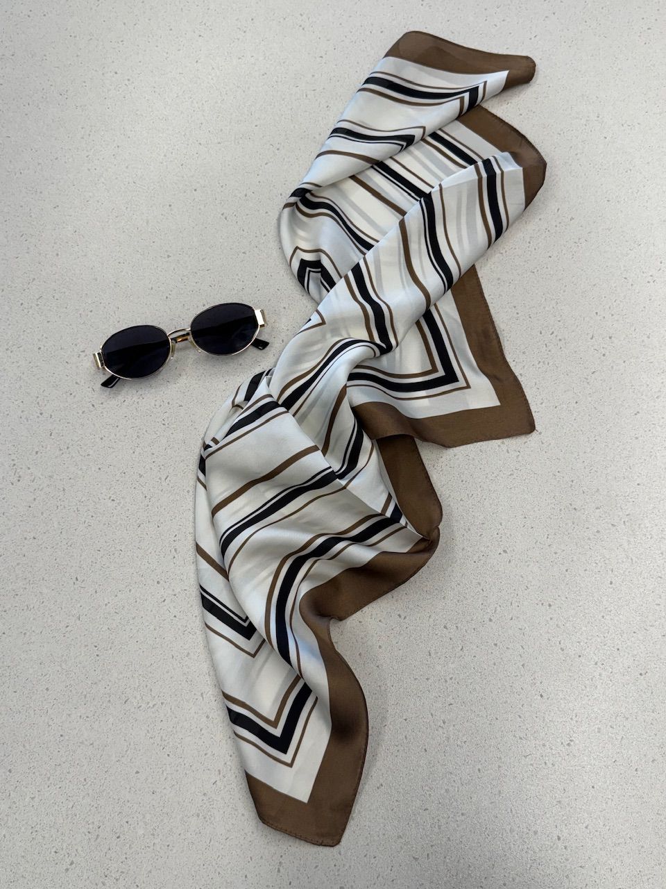 LENÇO SARA MARROM - 0073010054 - CAROLLA FERRARO