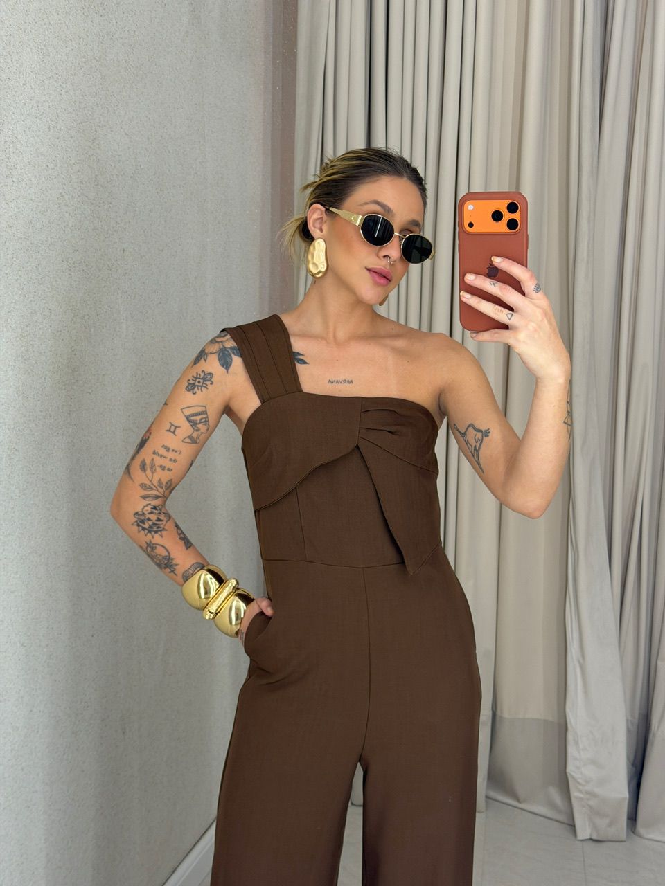 MACACÃO MELISSA NULA MANGA MARROM