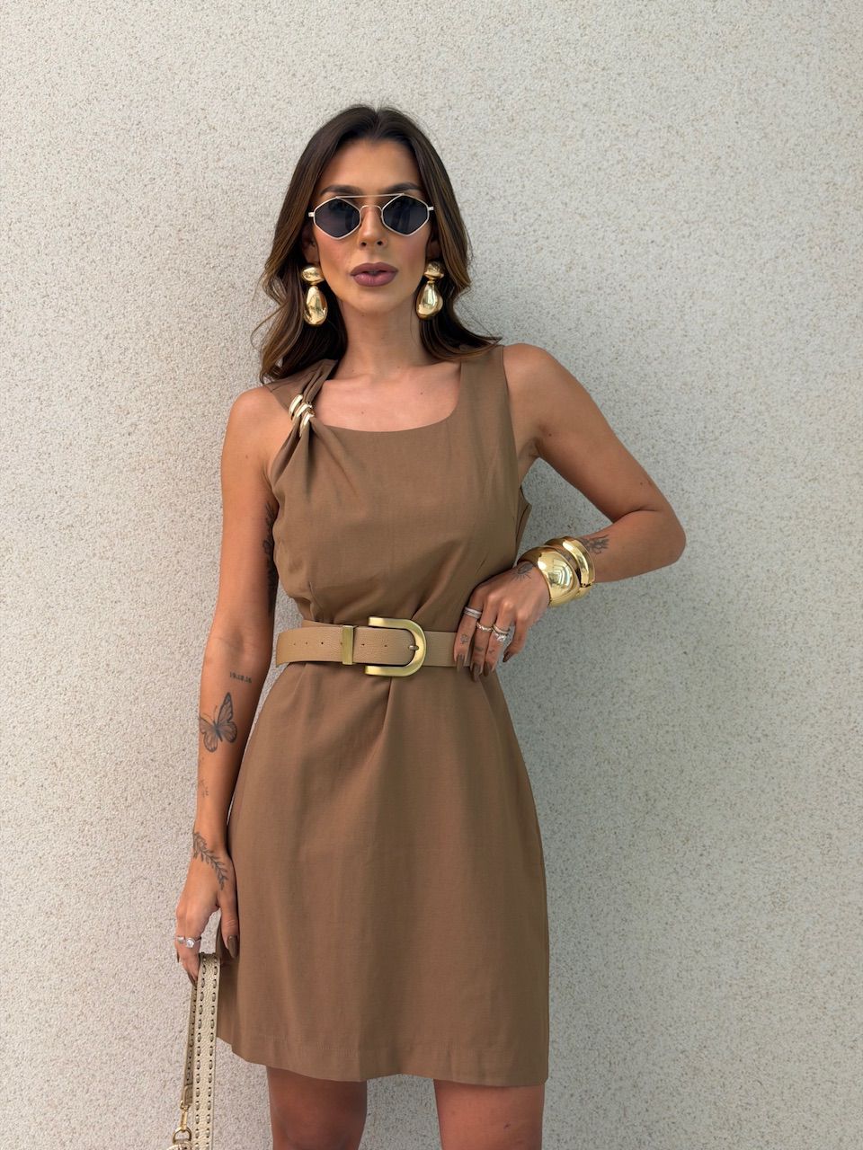 VESTIDO ANANDA CURTO CAQUI