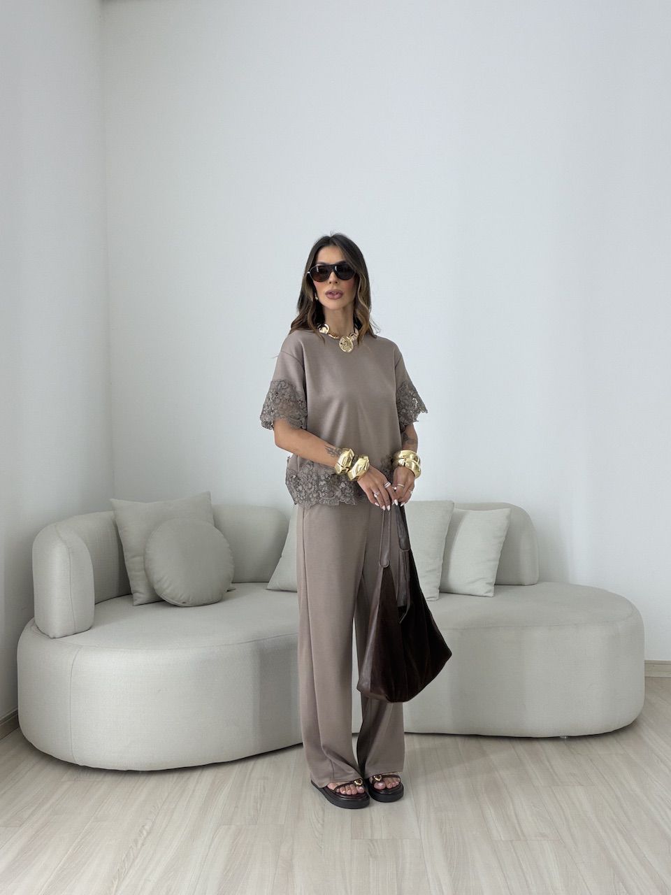 CONJUNTO SABRINA BLUSA RENDA CAQUI