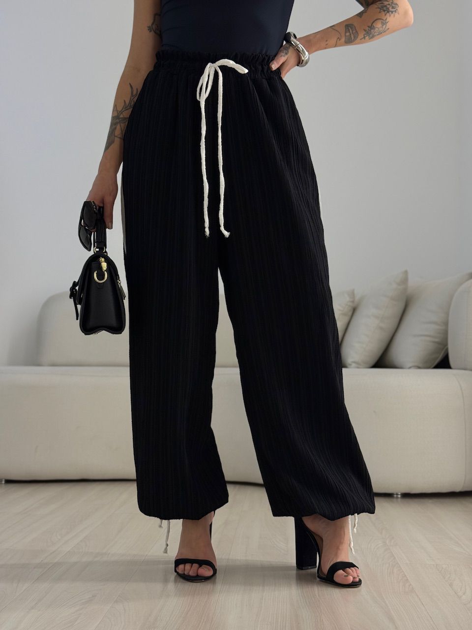 CALÇA MICHELE CF BICOLOR PRETA - 0070640033 - CAROLLA FERRARO