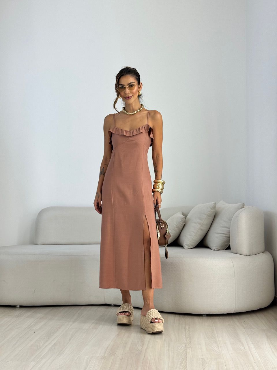 VESTIDO MIRIAN LONGUETE CAPUCCINO - 0070590125 - CAROLLA FERRARO