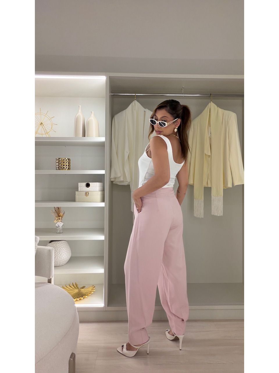 CALÇA JULIANA BOTÃO ROSA