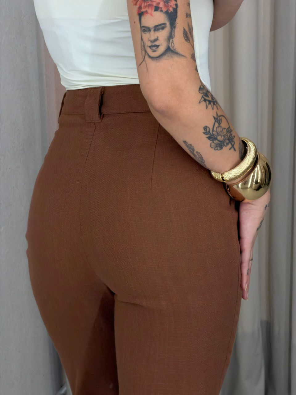 CALÇA ROSE ZÍPER MARROM