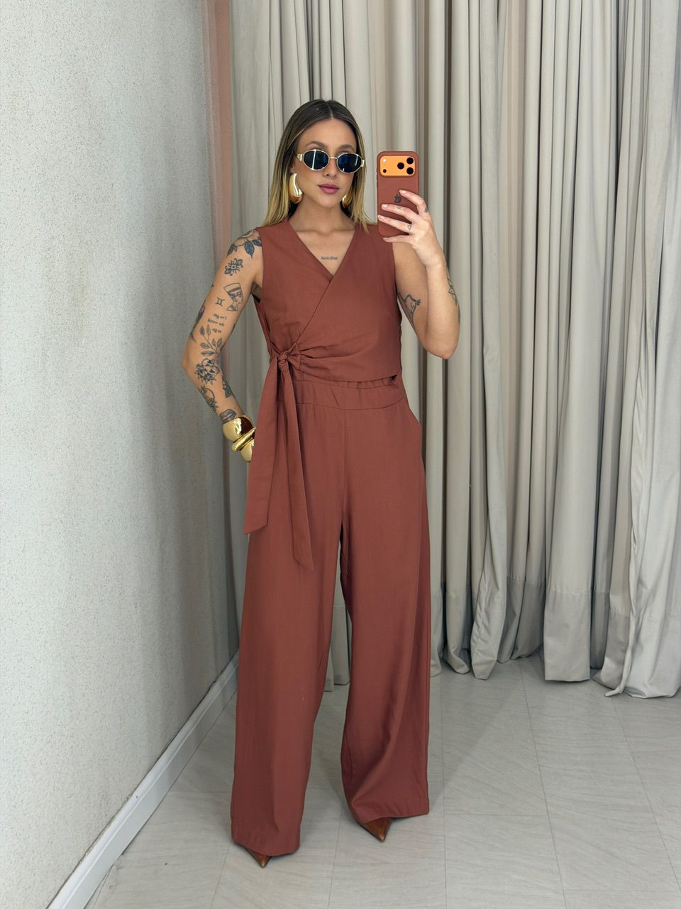 MACACÃO MICAELA AMARRAÇÃO CAPUCCINO - 0075180125... - CAROLLA FERRARO