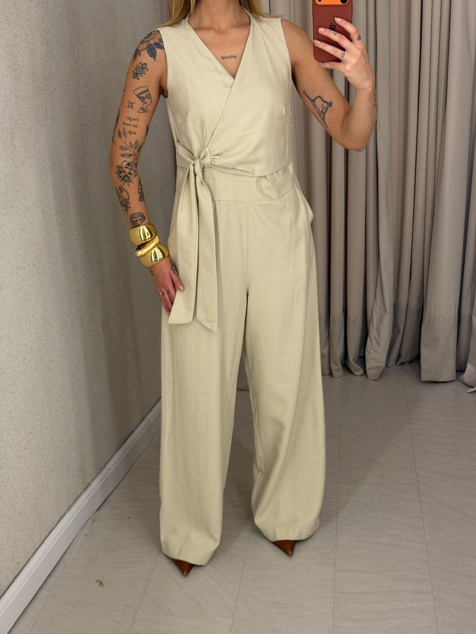 MACACÃO MICAELA AMARRAÇÃO CREME