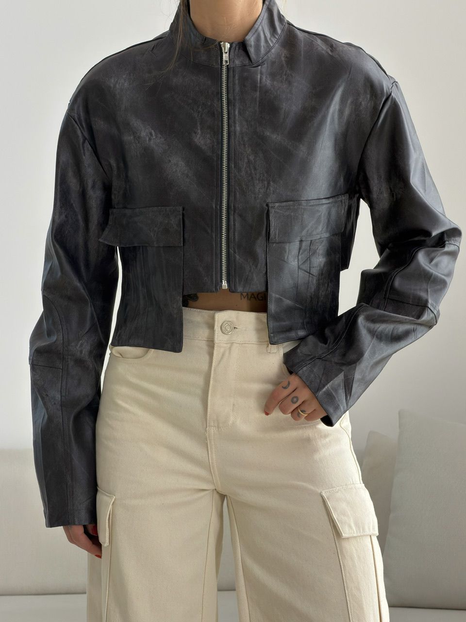 JAQUETA VIRGINIA CROPPED PRETA