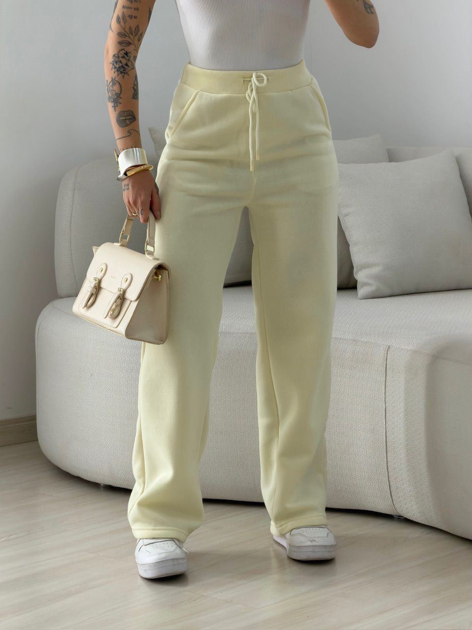 CALÇA THALIA MOLETOM YELLOW BUTTER