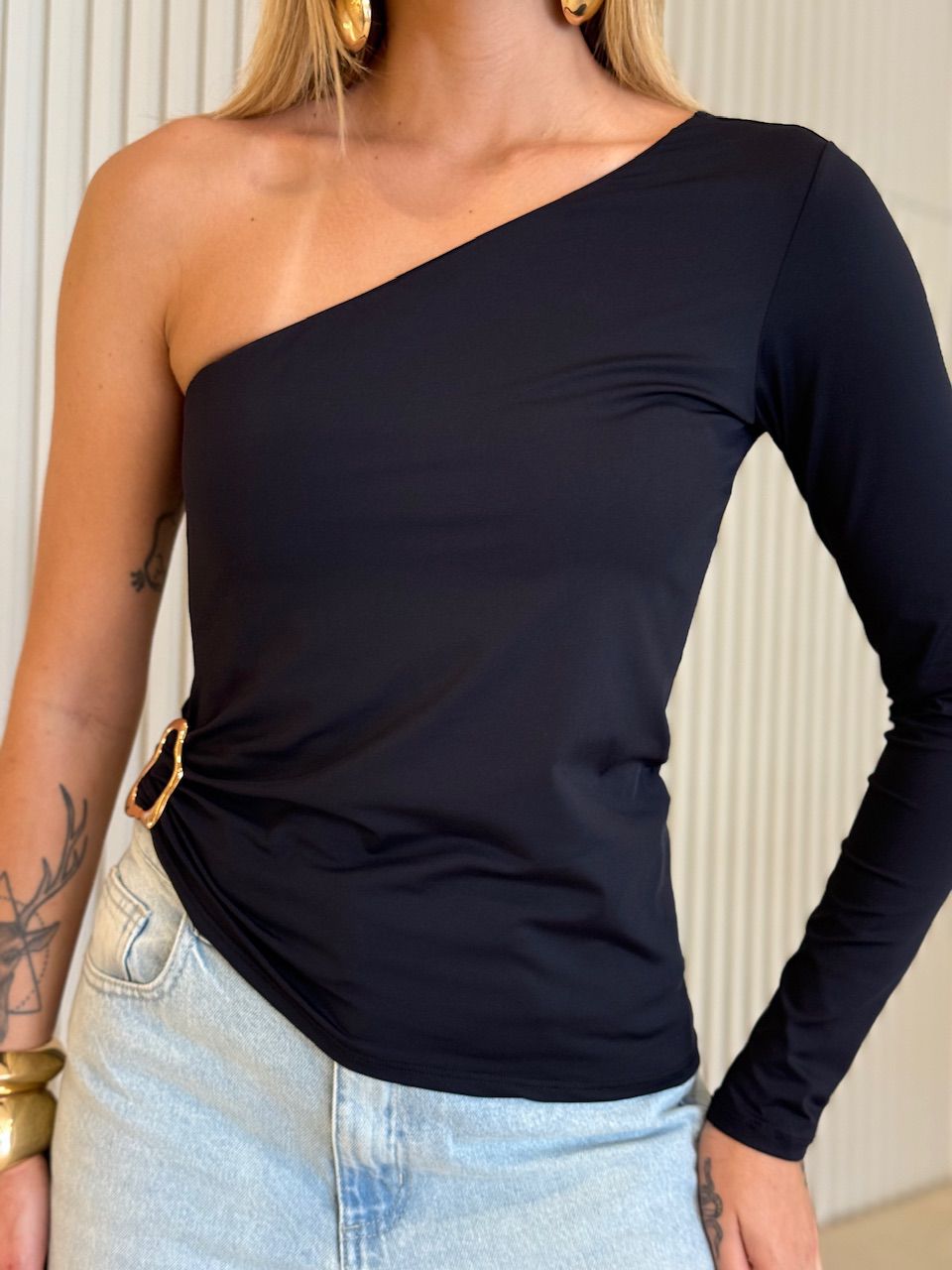 BLUSA ISIS NULA MANGA PRETA