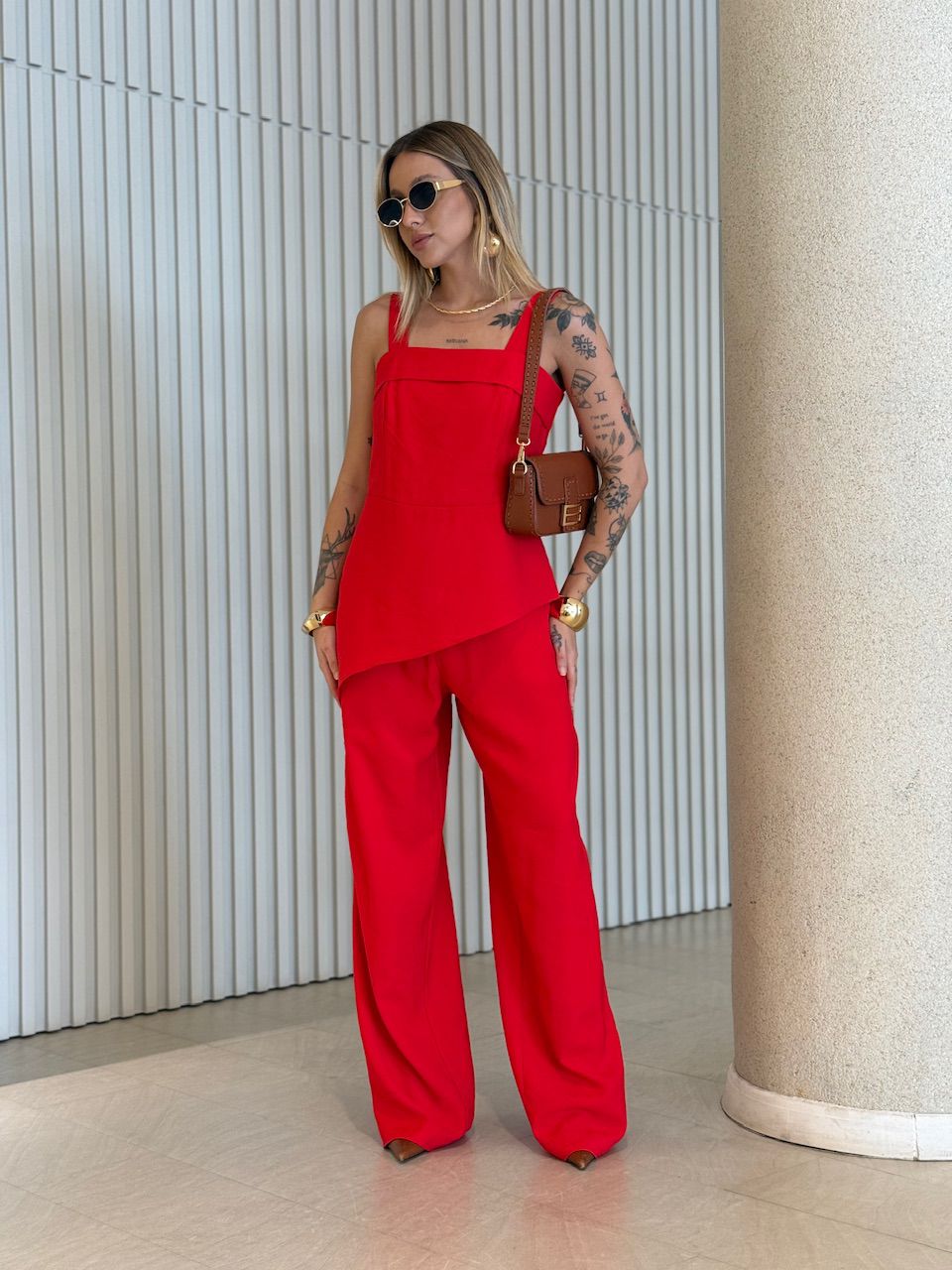 CONJUNTO BEATRIZ BLUSA ASSIMÉTRICA VERMELHO