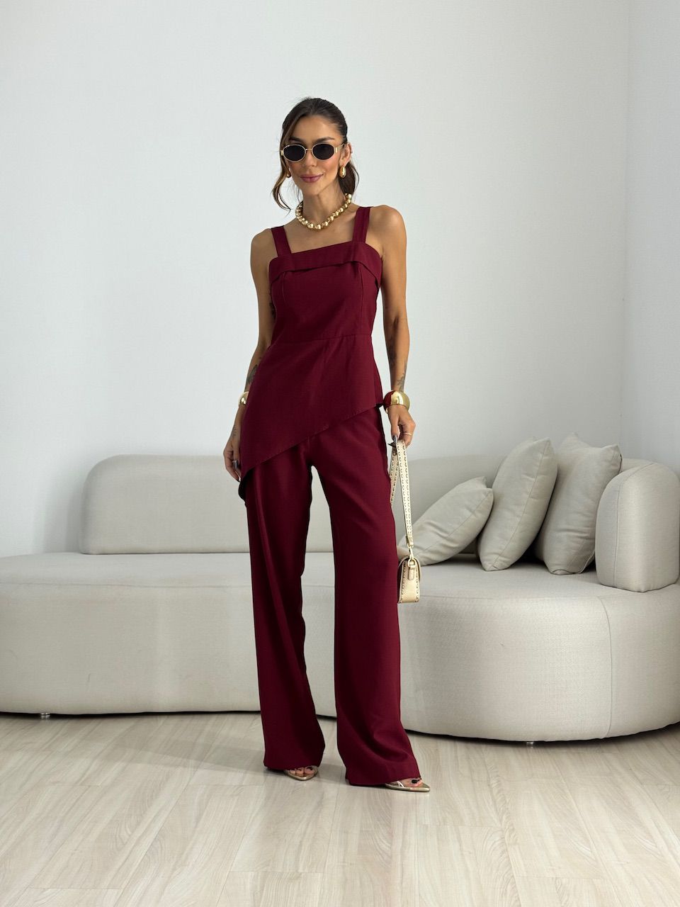 CONJUNTO BEATRIZ BLUSA ASSIMÉTRICA VINHO