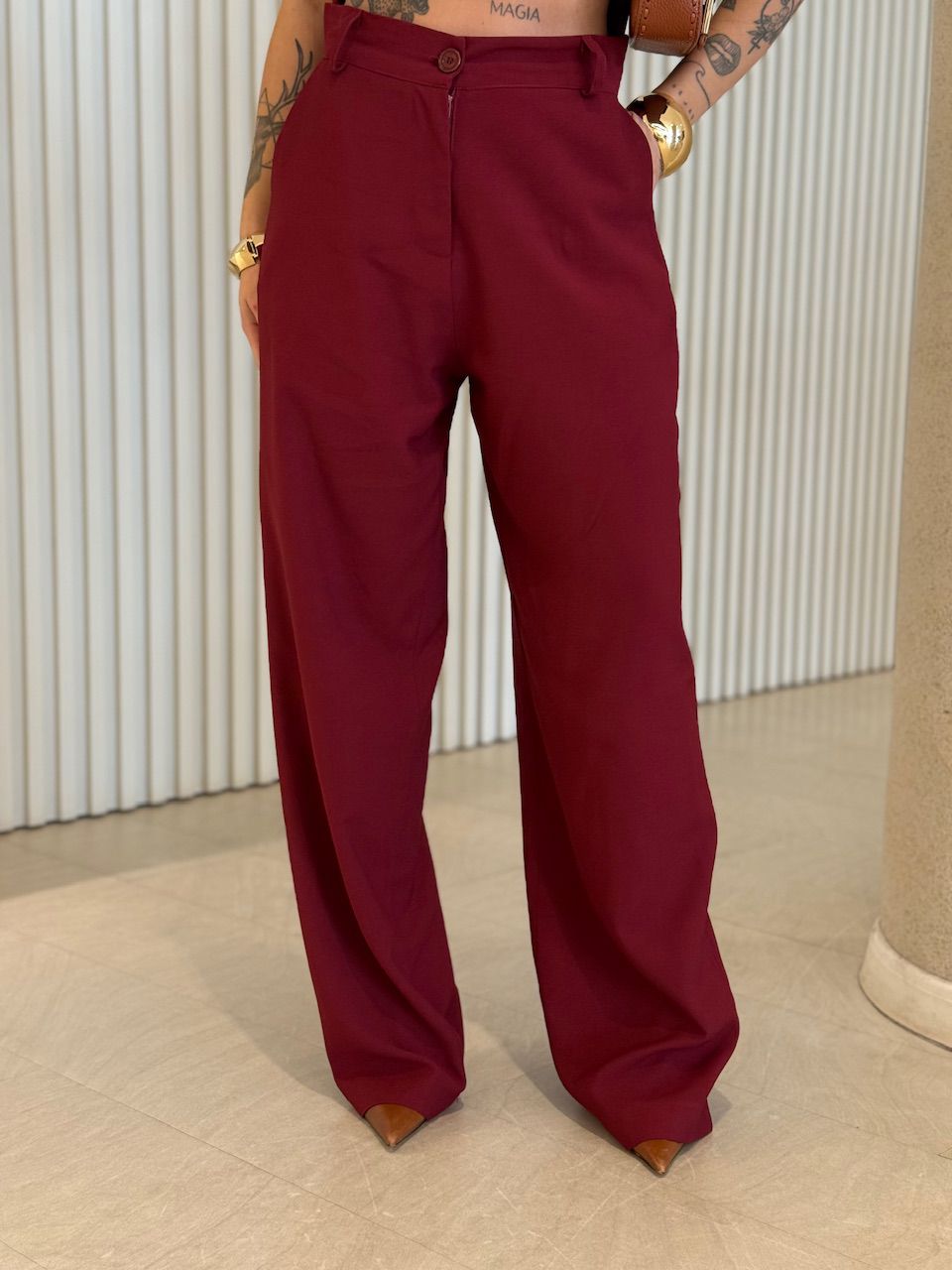 CONJUNTO BEATRIZ BLUSA ASSIMÉTRICA VINHO