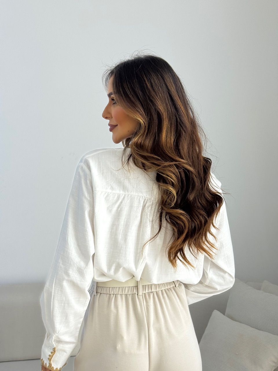 CAMISA DALILA BOLSO BORDADO OFF