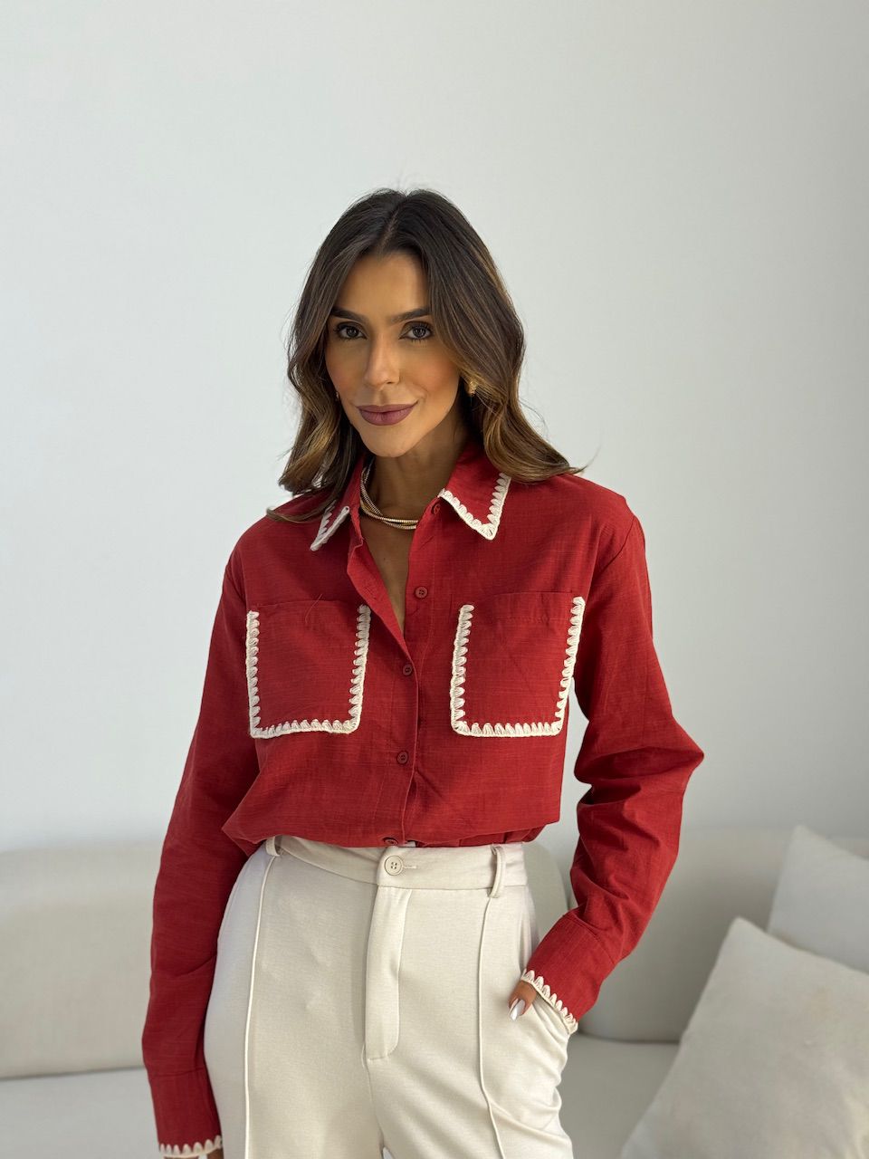 CAMISA DALILA BOLSO BORDADO VERMELHA - 0074100007 - CAROLLA FERRARO