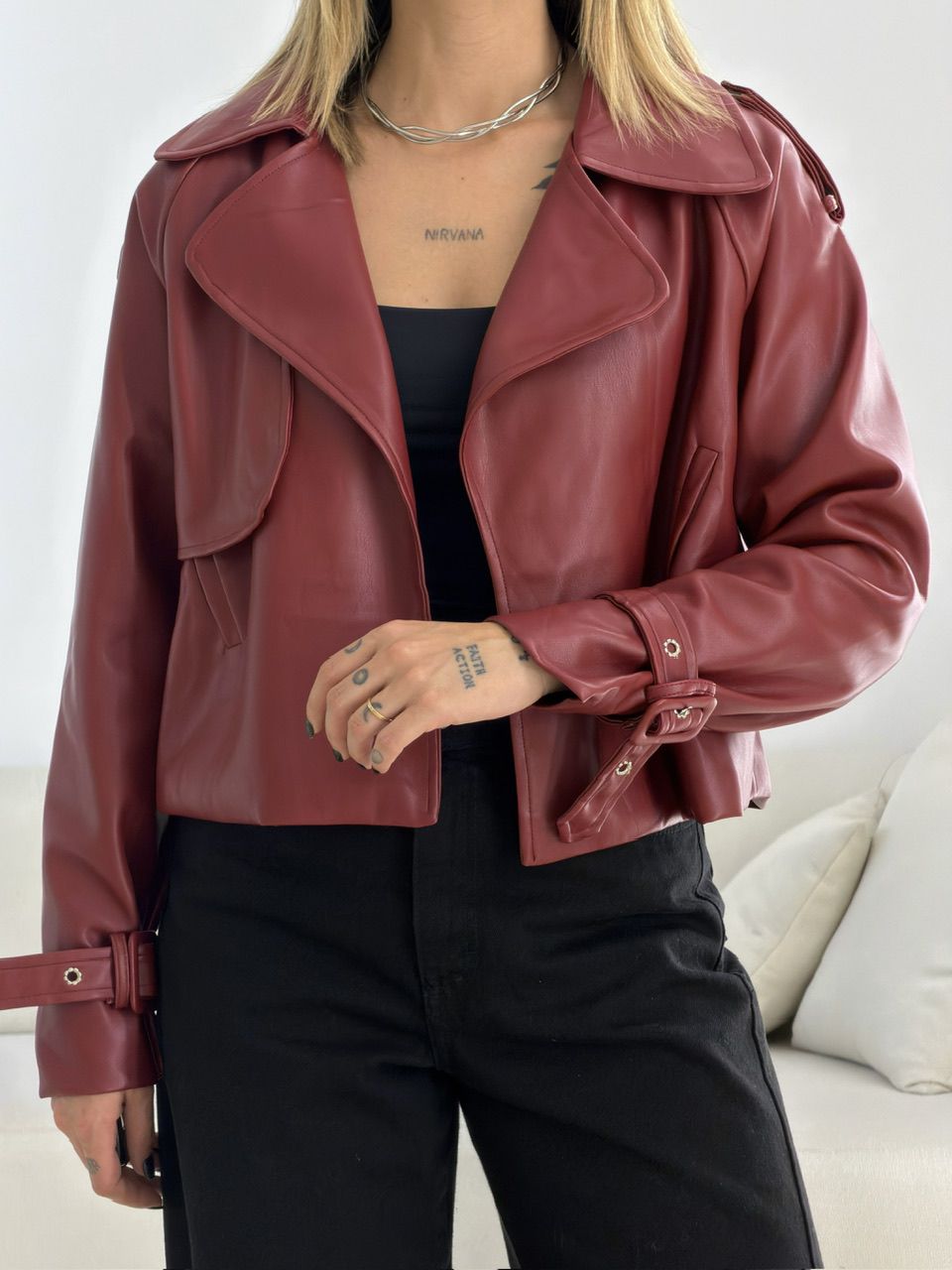 JAQUETA MARIA PAULA COURO FAKE VINHO