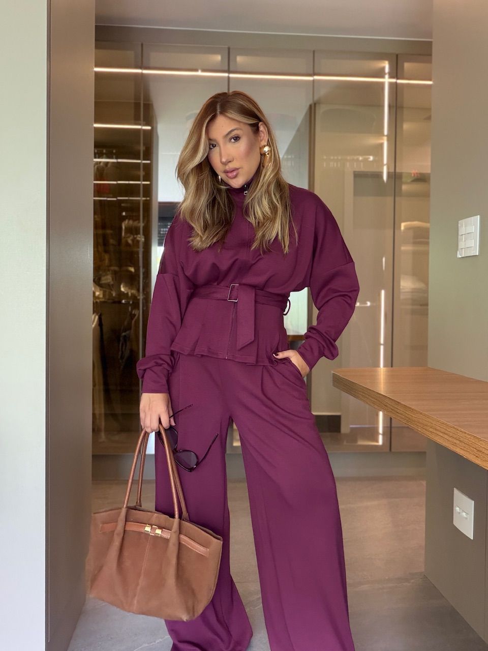 JAQUETA ANA CLAUDIA CINTO VINHO