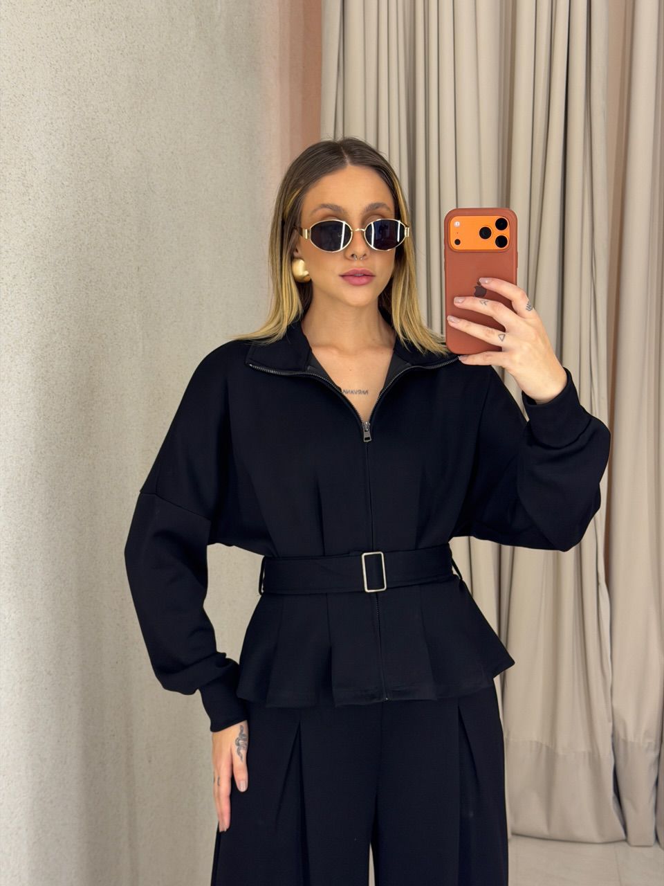 JAQUETA ANA CLAUDIA CINTO Preta