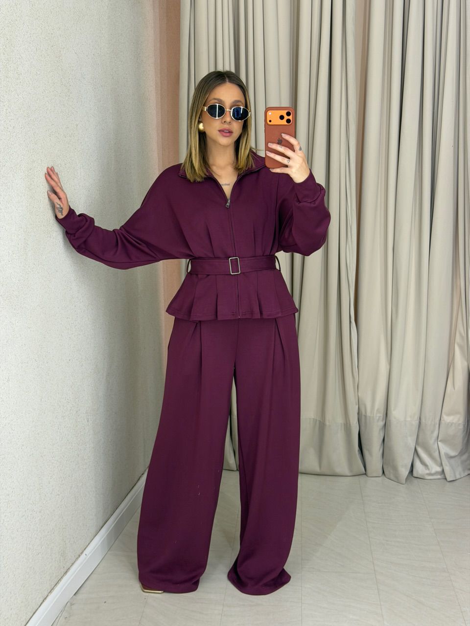 JAQUETA ANA CLAUDIA CINTO VINHO