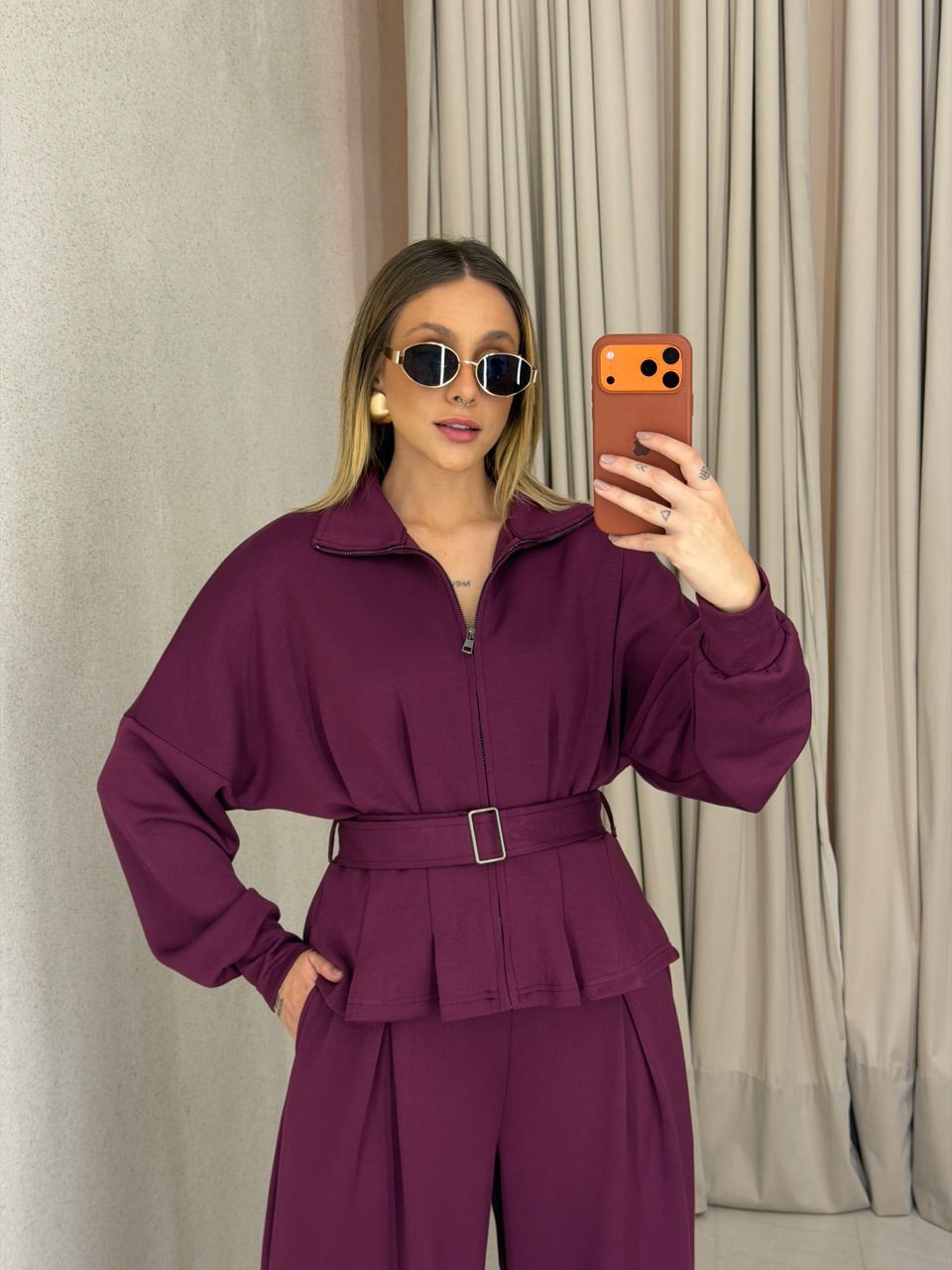 JAQUETA ANA CLAUDIA CINTO VINHO