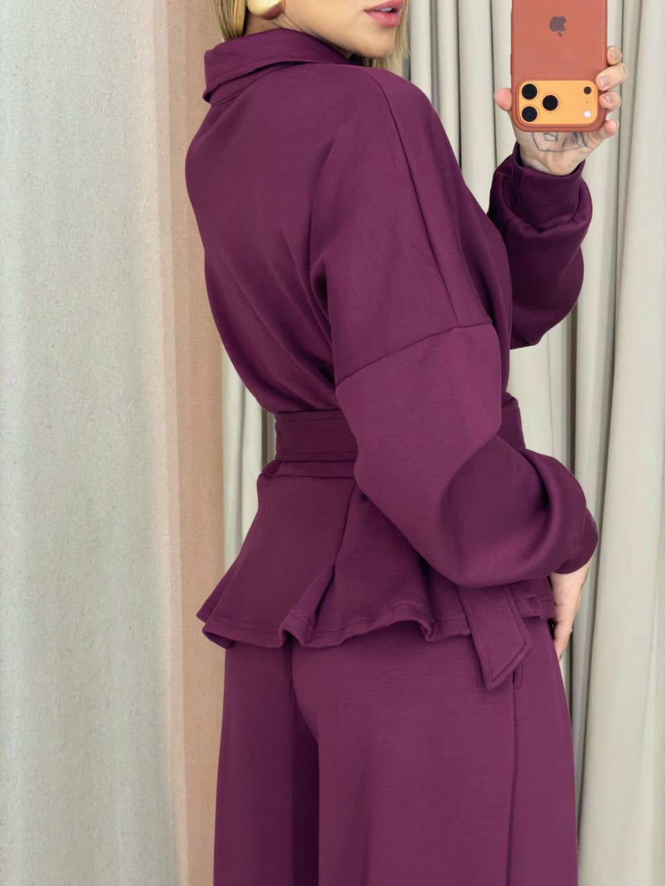 JAQUETA ANA CLAUDIA CINTO VINHO