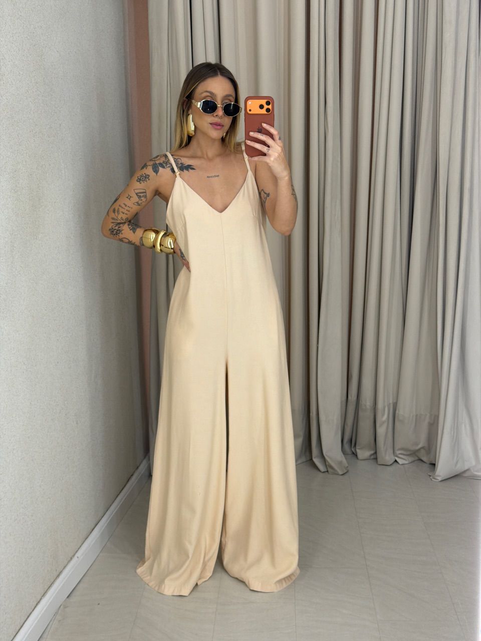 MACACÃO JOYCE ALCINHA AREIA - 0075230110 - CAROLLA FERRARO